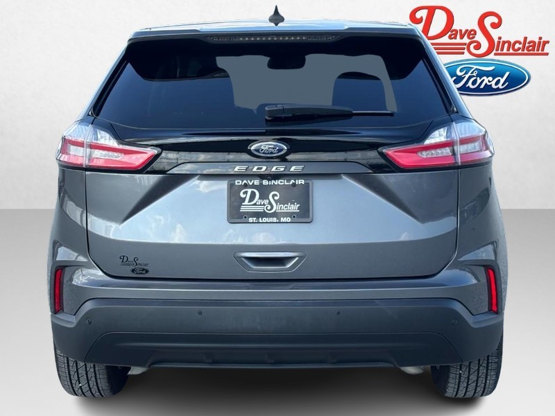 Ford Edge Vehicle Full-screen Gallery Image 08