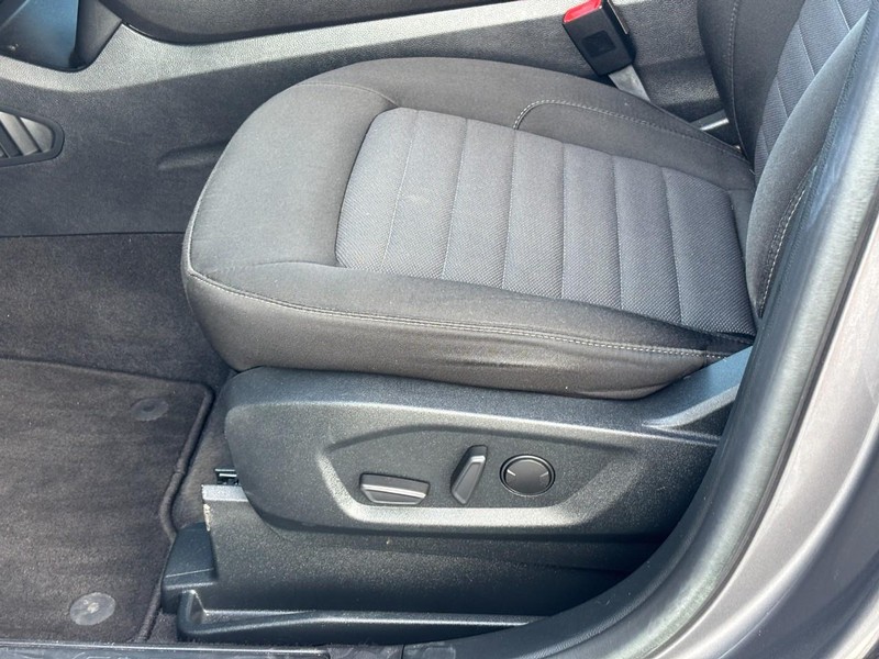 Ford Edge Vehicle Full-screen Gallery Image 17