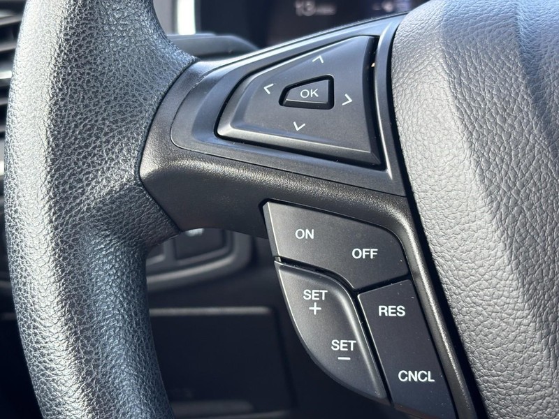 Ford Edge Vehicle Full-screen Gallery Image 19