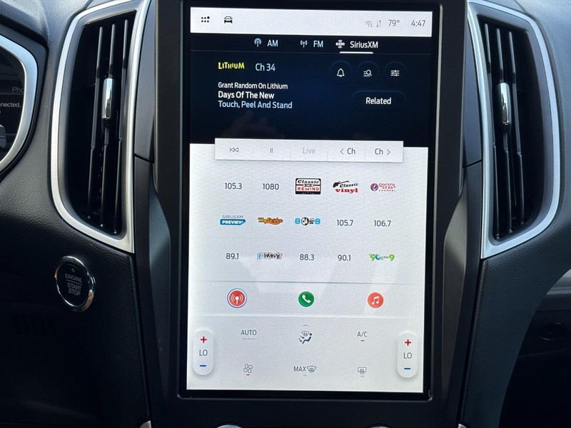 Ford Edge Vehicle Full-screen Gallery Image 22