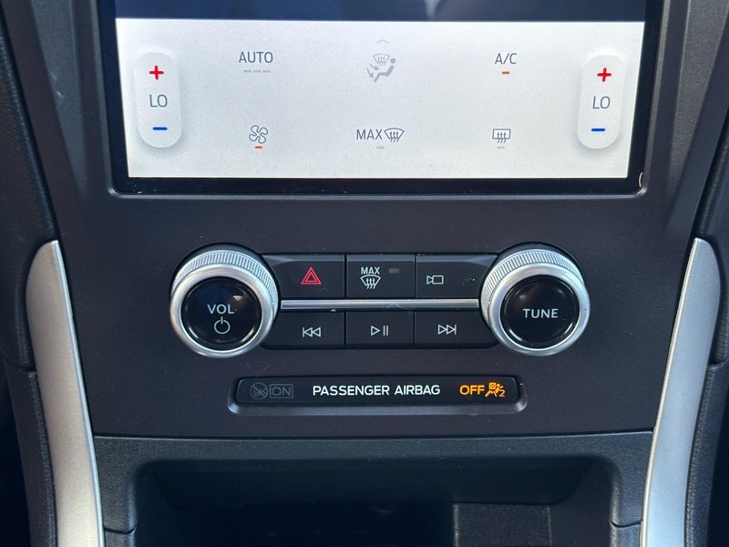 Ford Edge Vehicle Full-screen Gallery Image 24