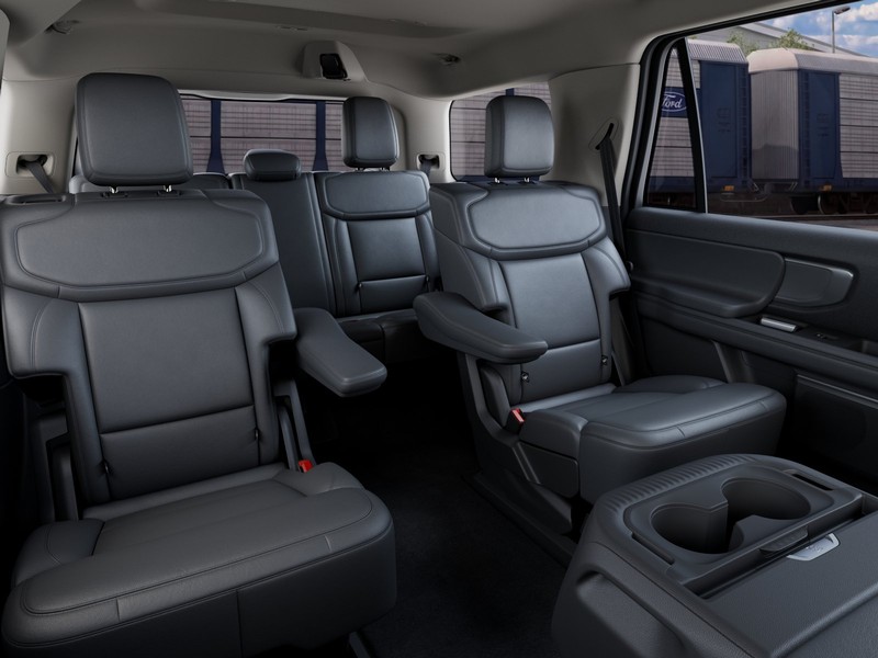 Ford Expedition Vehicle Image 13