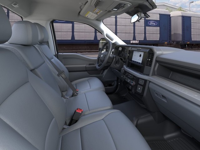 Ford Super Duty F-250 SRW Vehicle Image 13
