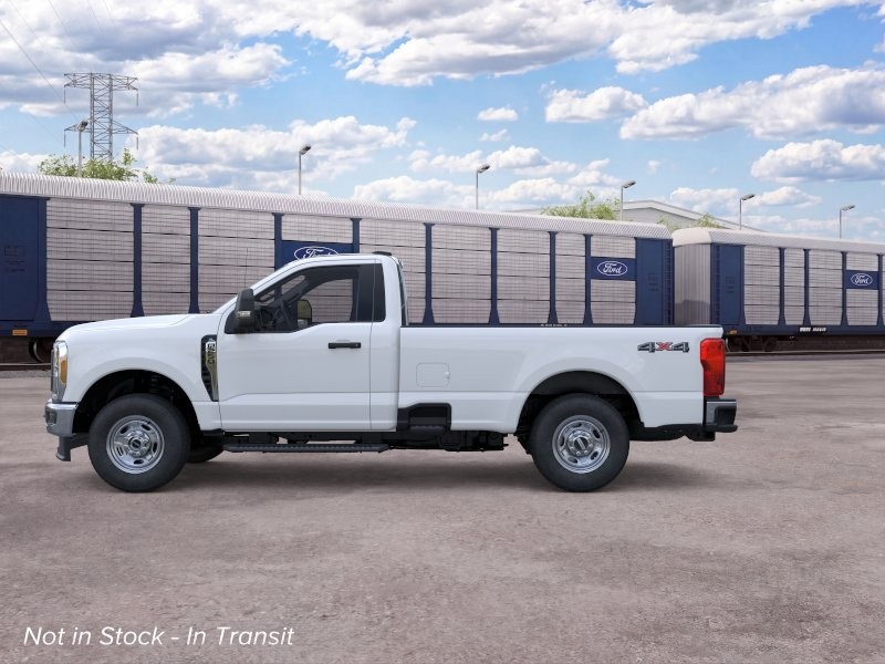 Ford Super Duty F-250 SRW Vehicle Full-screen Gallery Image 04