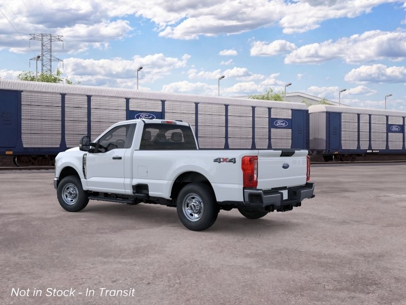Ford Super Duty F-250 SRW Vehicle Full-screen Gallery Image 05