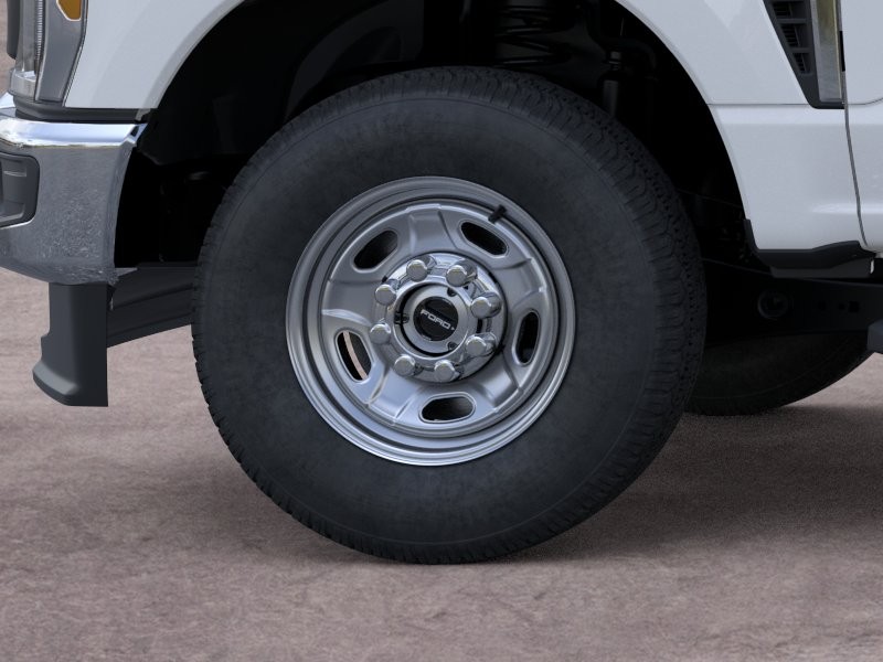 Ford Super Duty F-250 SRW Vehicle Full-screen Gallery Image 21