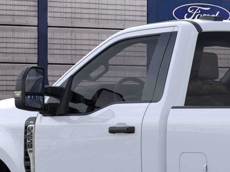 Ford Super Duty F-250 SRW Vehicle Full-screen Gallery Image 22
