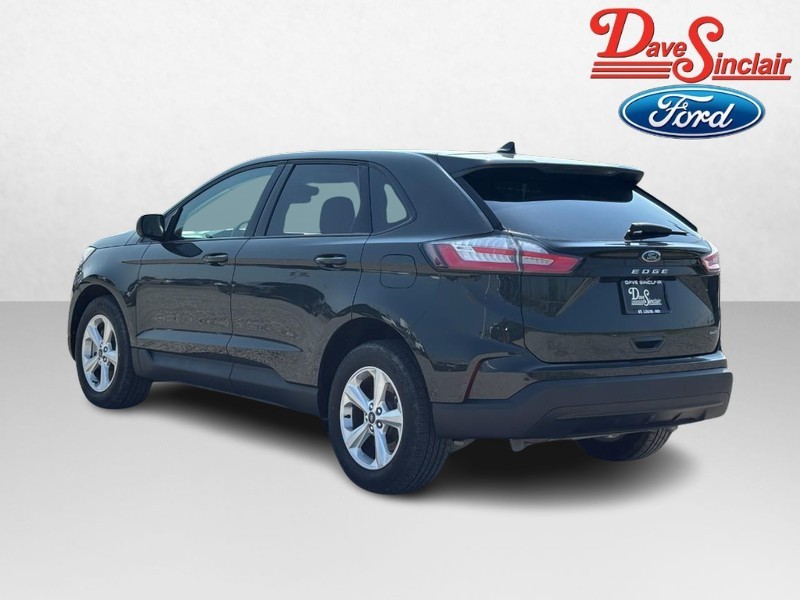 Ford Edge Vehicle Full-screen Gallery Image 09