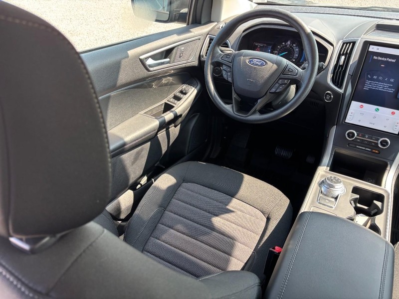 Ford Edge Vehicle Full-screen Gallery Image 14