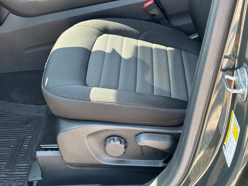 Ford Edge Vehicle Full-screen Gallery Image 17