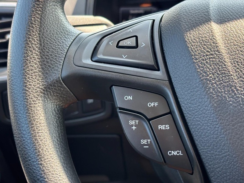 Ford Edge Vehicle Full-screen Gallery Image 19