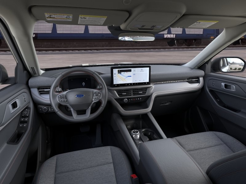 Ford Explorer Vehicle Image 11