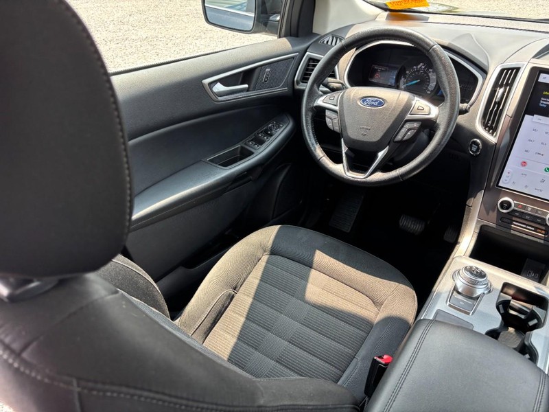 Ford Edge Vehicle Image 14
