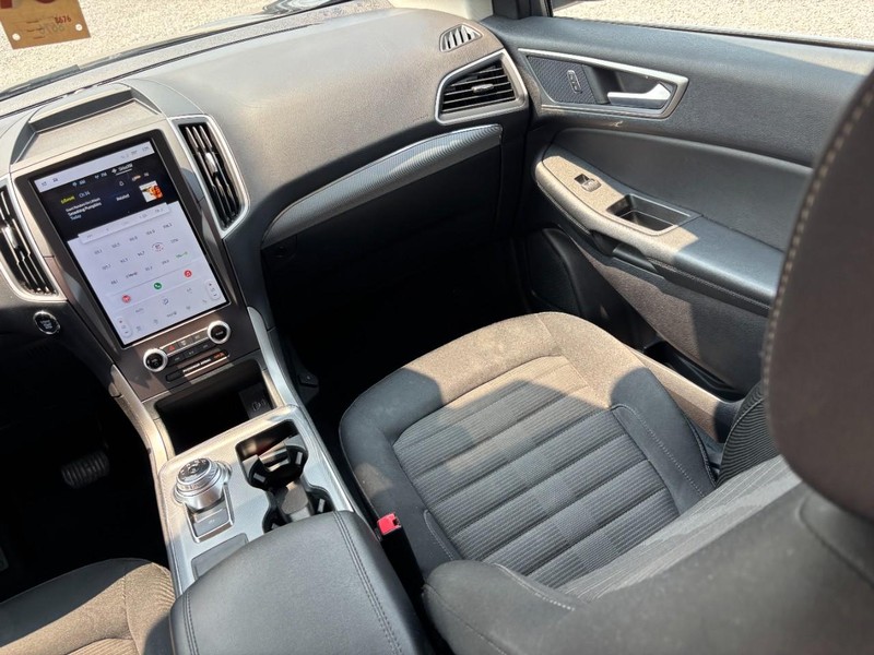 Ford Edge Vehicle Image 16