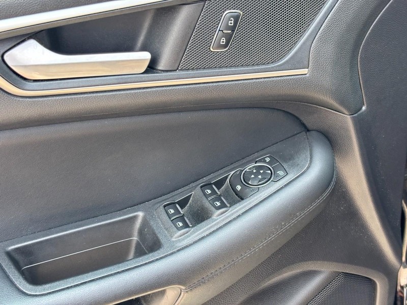 Ford Edge Vehicle Image 18