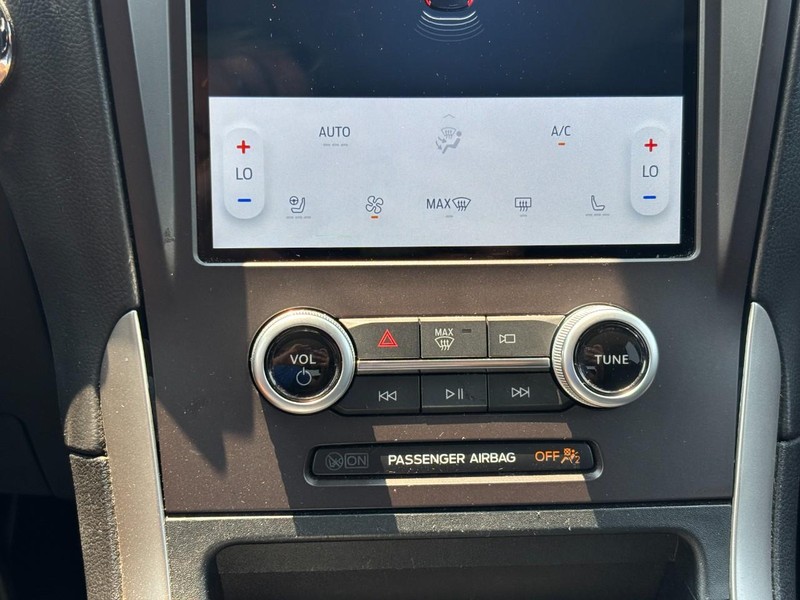 Ford Edge Vehicle Image 24