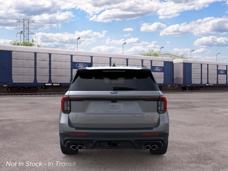 Ford Explorer Vehicle Image 07