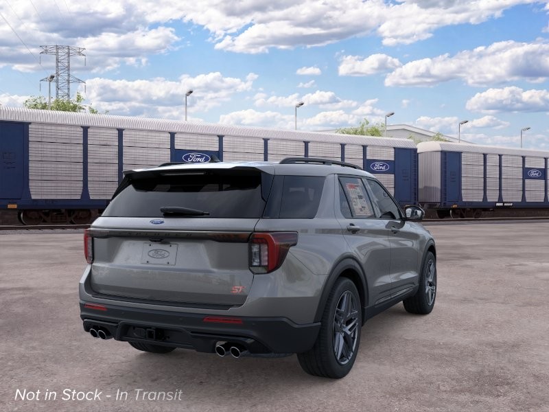 Ford Explorer Vehicle Image 10