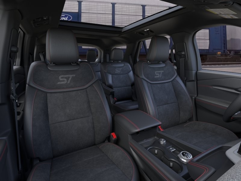 Ford Explorer Vehicle Image 12
