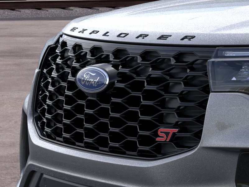 Ford Explorer Vehicle Image 19