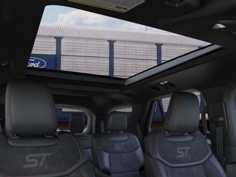Ford Explorer Vehicle Image 24