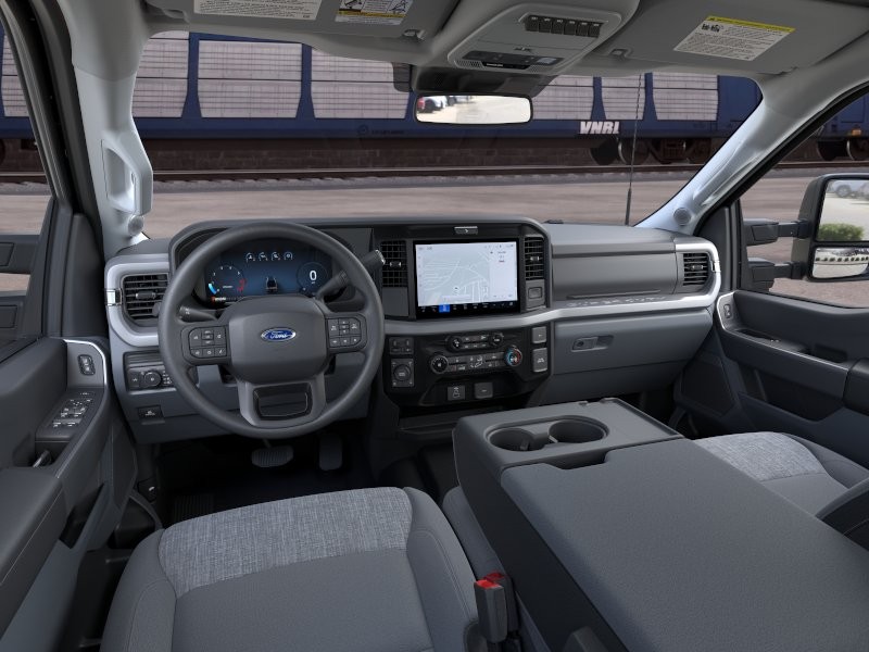 Ford Super Duty F-250 SRW Vehicle Image 11