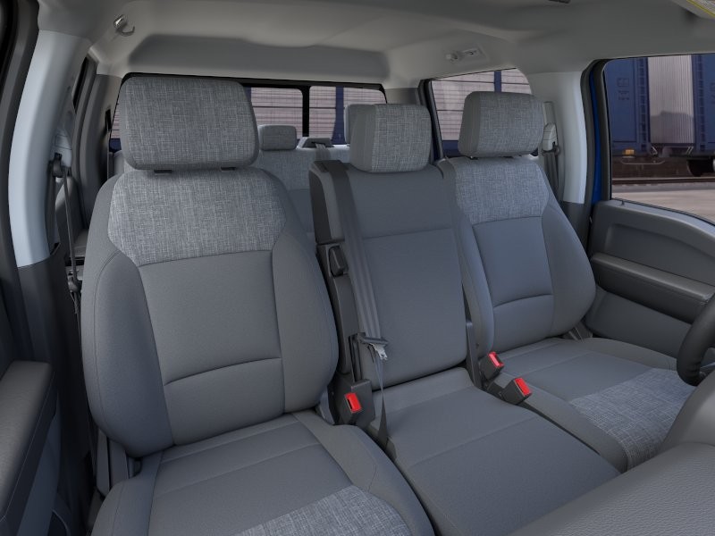 Ford Super Duty F-250 SRW Vehicle Image 12