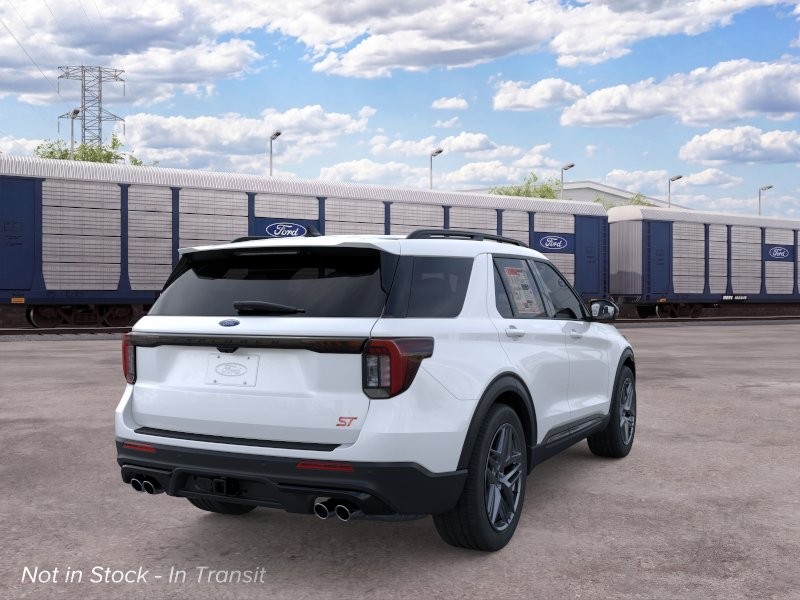 Ford Explorer Vehicle Image 10