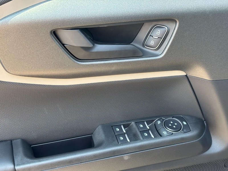 Ford Bronco Sport Vehicle Full-screen Gallery Image 18