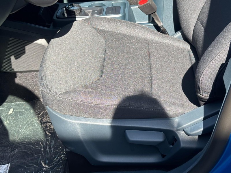Ford Maverick Vehicle Full-screen Gallery Image 17