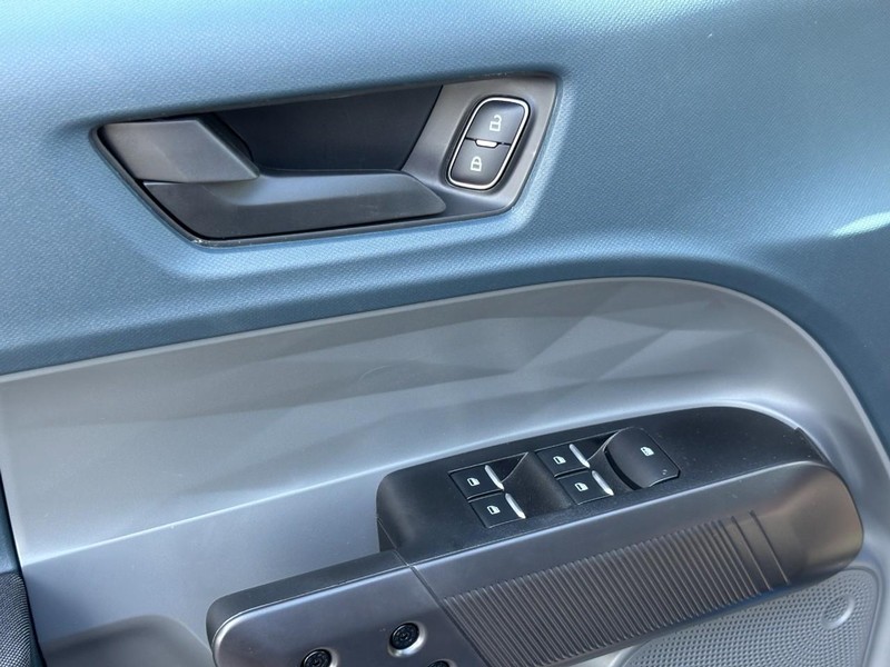 Ford Maverick Vehicle Full-screen Gallery Image 18