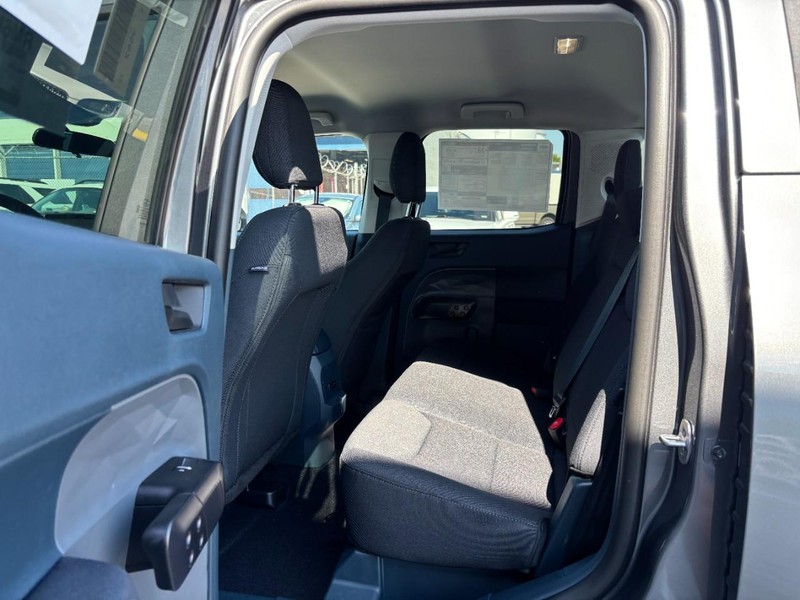 Ford Maverick Vehicle Full-screen Gallery Image 13