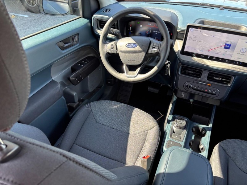 Ford Maverick Vehicle Full-screen Gallery Image 14