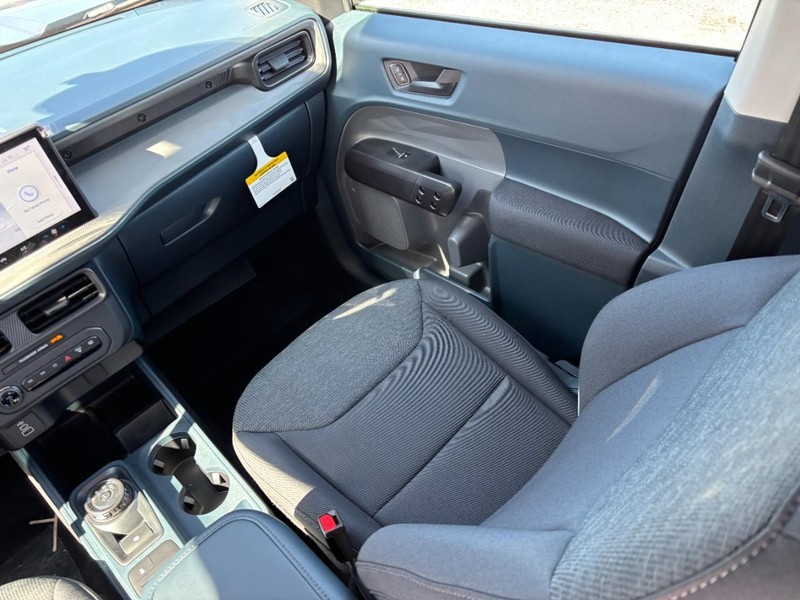 Ford Maverick Vehicle Full-screen Gallery Image 16
