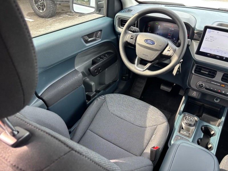 Ford Maverick Vehicle Full-screen Gallery Image 14