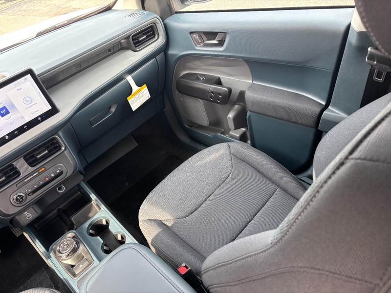 Ford Maverick Vehicle Full-screen Gallery Image 16