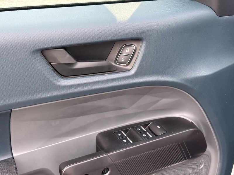Ford Maverick Vehicle Full-screen Gallery Image 18