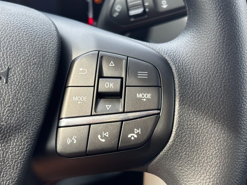 Ford Maverick Vehicle Full-screen Gallery Image 20