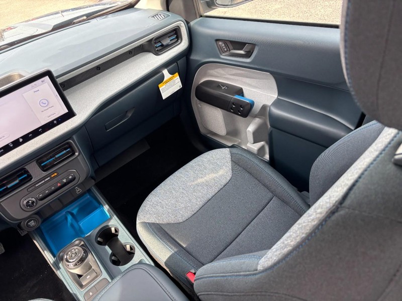 Ford Maverick Vehicle Full-screen Gallery Image 16
