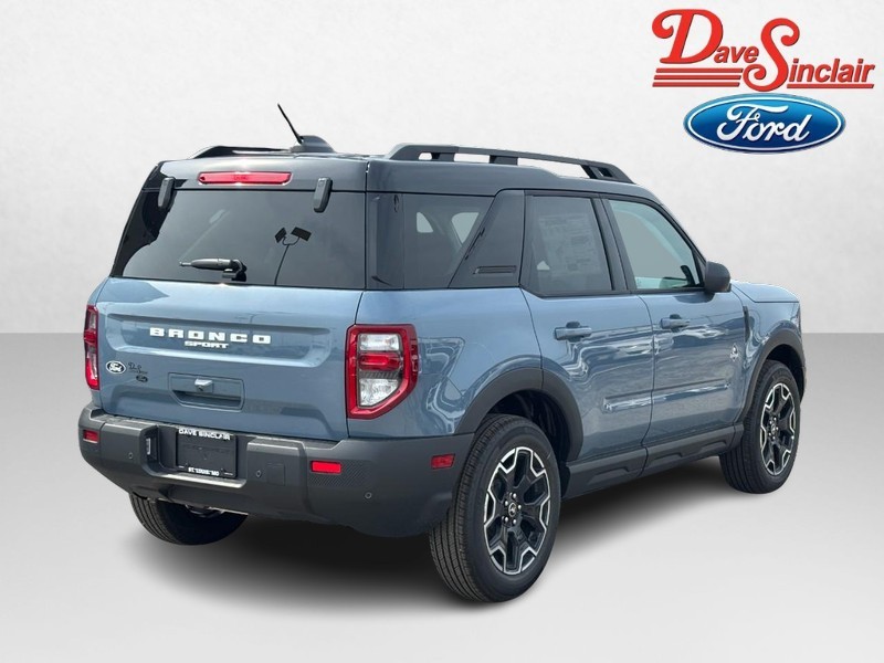 Ford Bronco Sport Vehicle Full-screen Gallery Image 07