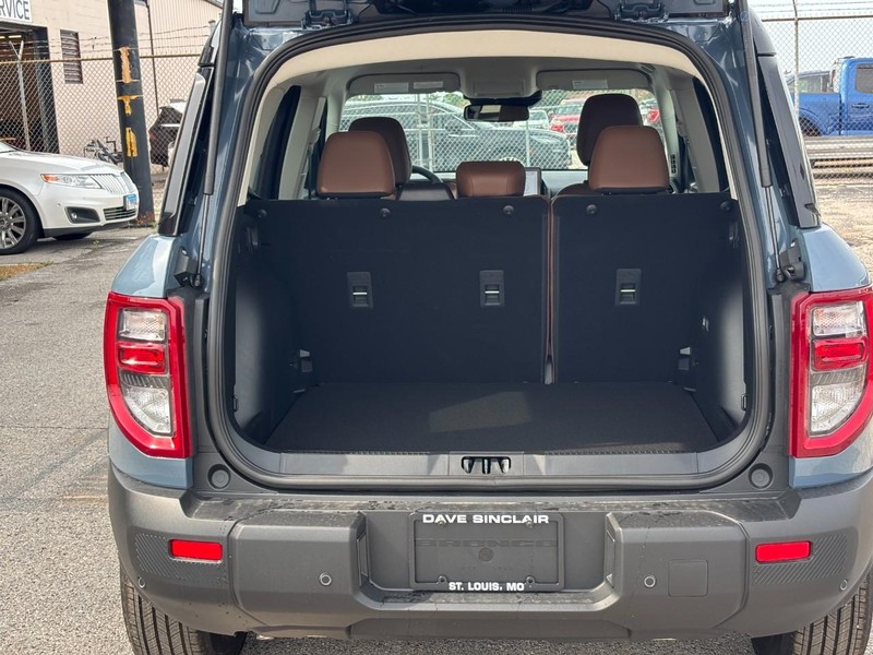 Ford Bronco Sport Vehicle Full-screen Gallery Image 11