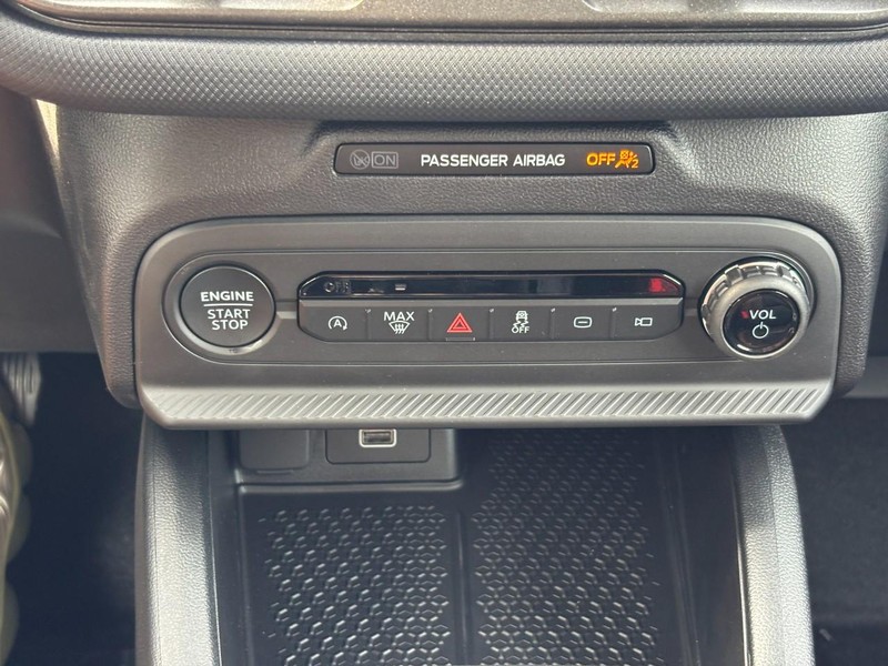 Ford Bronco Sport Vehicle Full-screen Gallery Image 24