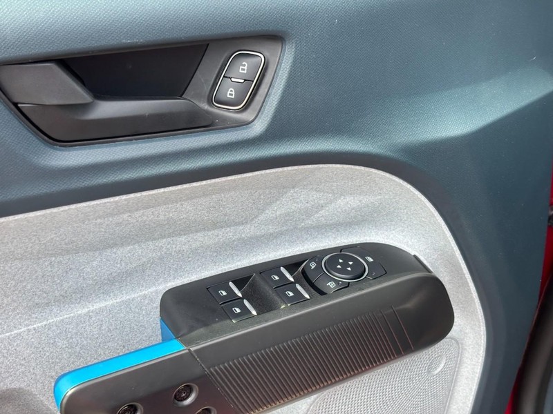 Ford Maverick Vehicle Full-screen Gallery Image 18