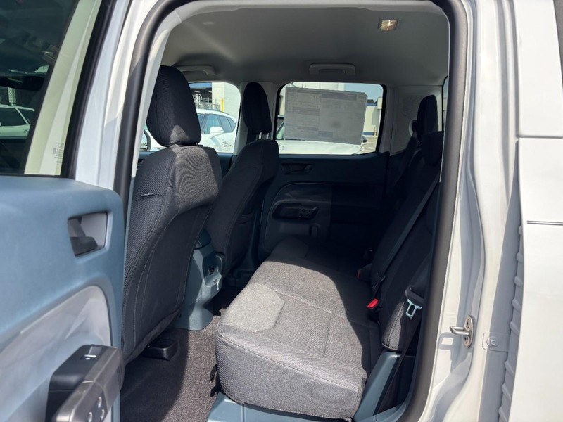 Ford Maverick Vehicle Full-screen Gallery Image 13