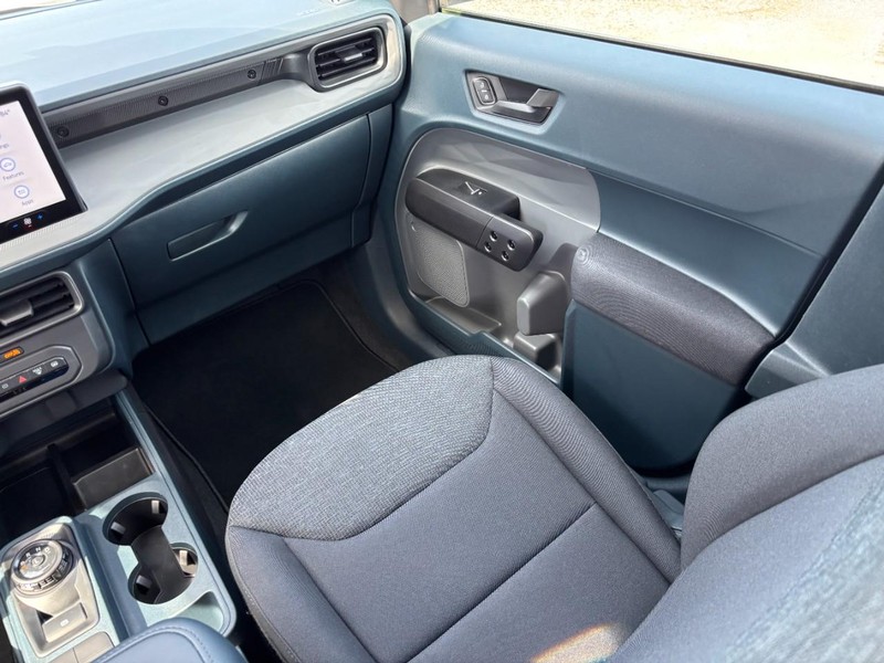 Ford Maverick Vehicle Full-screen Gallery Image 16