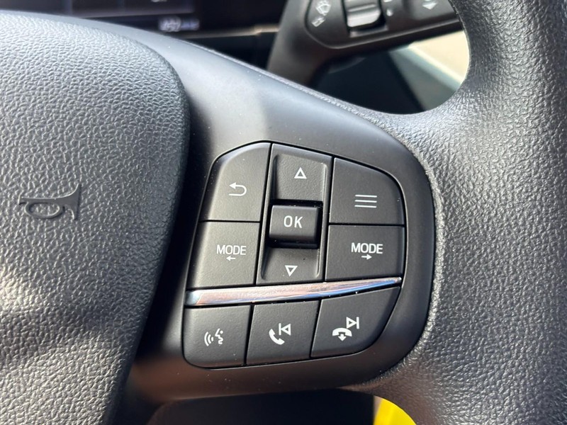 Ford Maverick Vehicle Full-screen Gallery Image 20