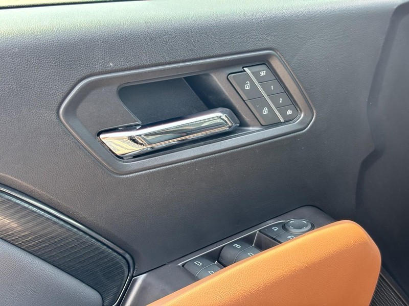 GMC Canyon Vehicle Image 18