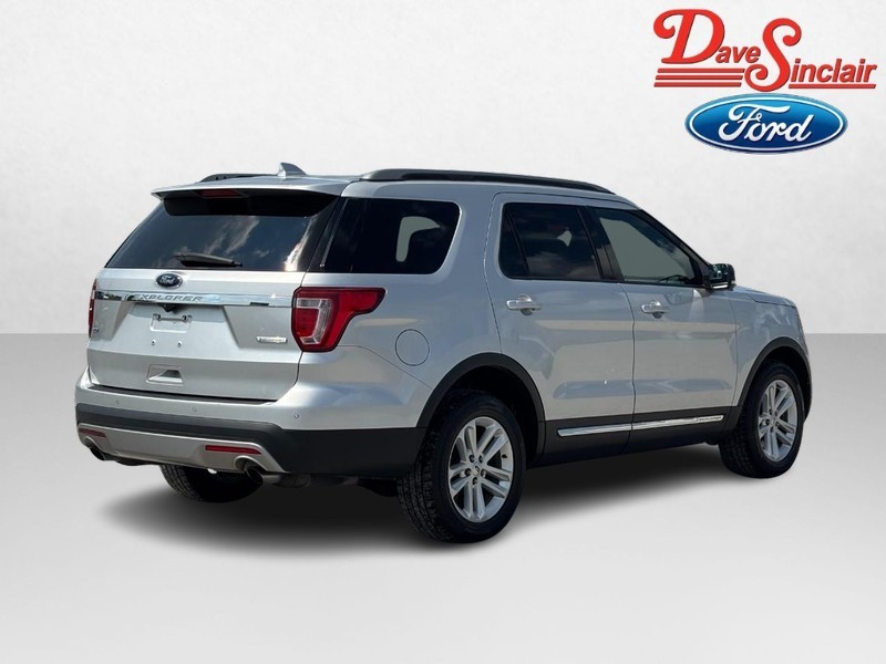 Ford Explorer Vehicle Full-screen Gallery Image 07
