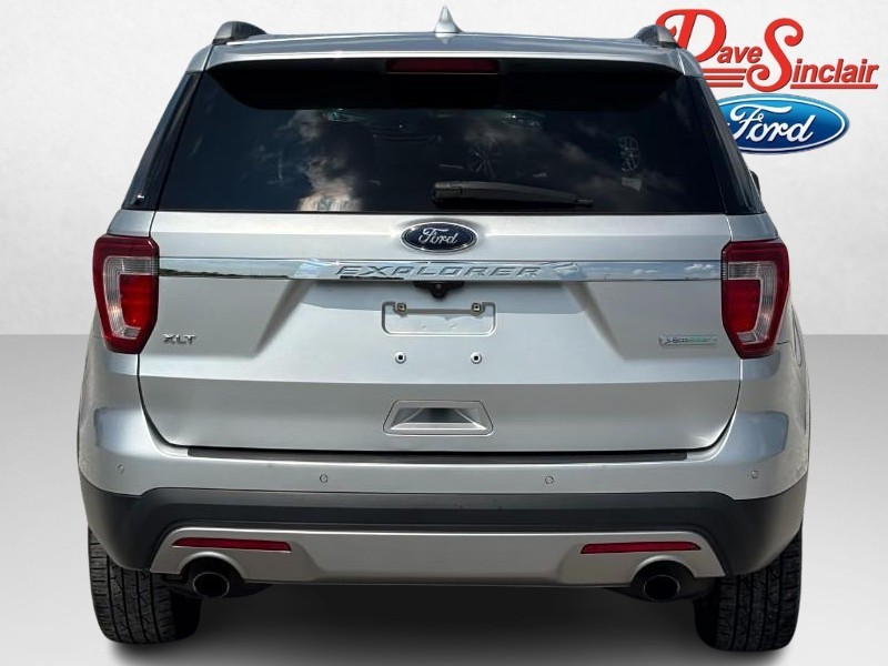 Ford Explorer Vehicle Full-screen Gallery Image 08