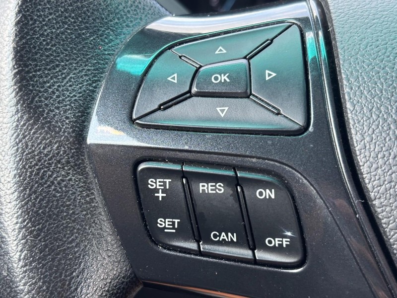 Ford Explorer Vehicle Full-screen Gallery Image 20